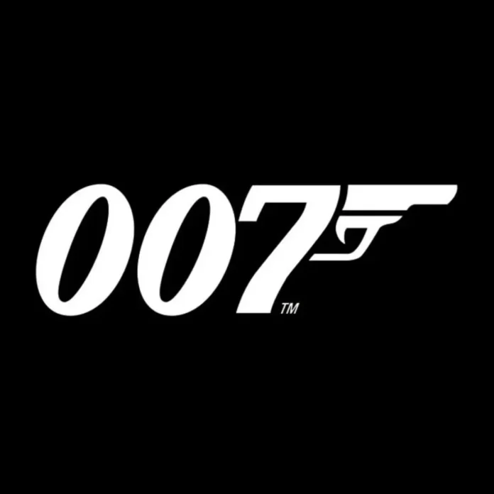 Montaje de Steven Knight con fondo de humo negro y la silueta clásica de James Bond con pistola, junto al logo de Amazon MGM.