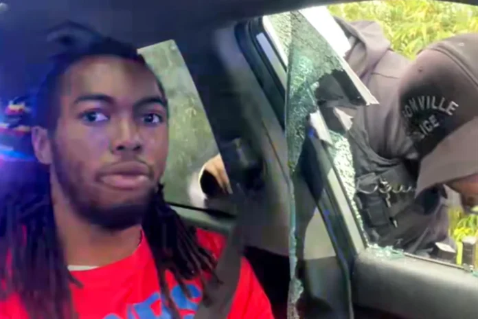Captura del video viral donde William McNeil Jr. es agredido por policías durante una parada de tráfico en Jacksonville, Florida.