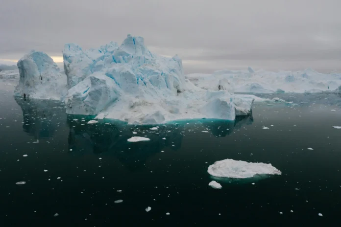 Glaciar derritiéndose como consecuencia del cambio climático