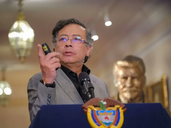 Presidente Gustavo Petro anuncia descertificación de Colombia por parte de EE.UU. 2025 migrantes latinos exterior