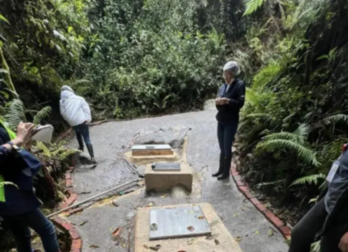 “Habitantes de La Calera protestan por concesión de agua a Coca-Cola migrantes latinos exterior”.