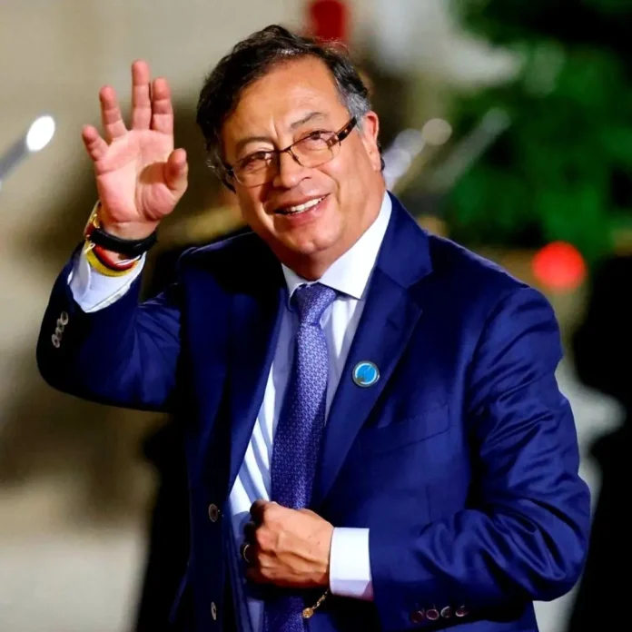 Gustavo Petro reunido con Marcelo Rebelo de Sousa durante visita oficial a Portugal