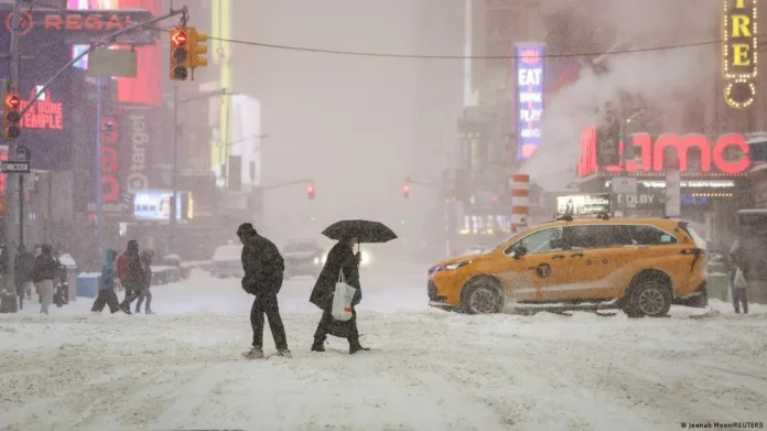 Tormenta invernal Fern cubre de nieve varias ciudades de Estados Unidos durante frío extremo