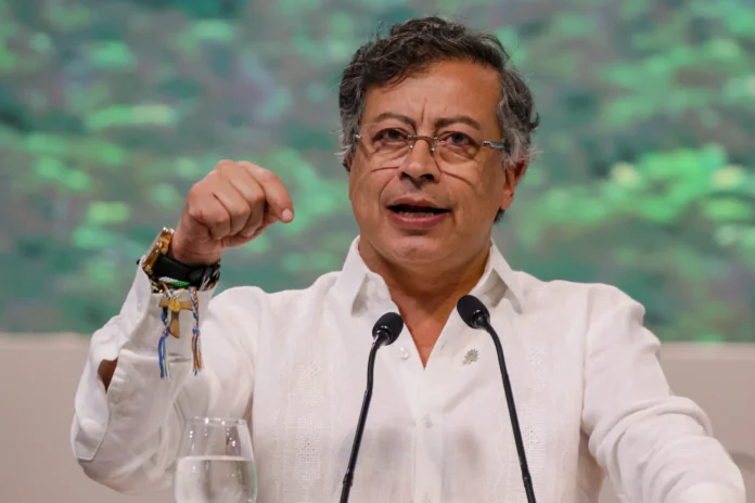 Análisis jurídico aumento salario mínimo 23% Colombia 2026