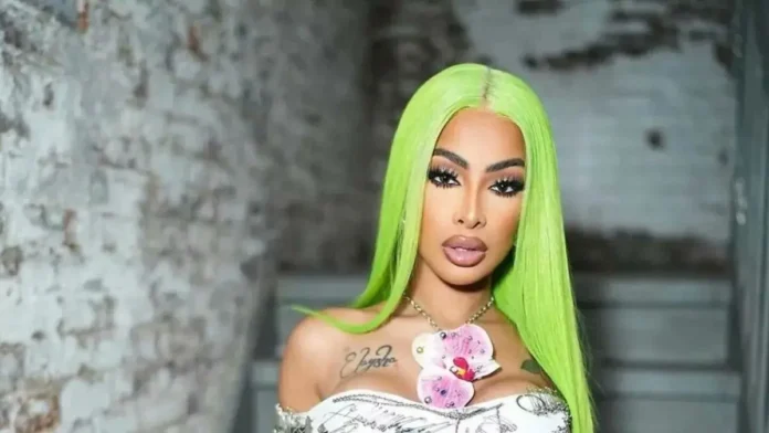 Yailin la Más Viral detenida en República Dominicana por posesión de armas en operativo policial.