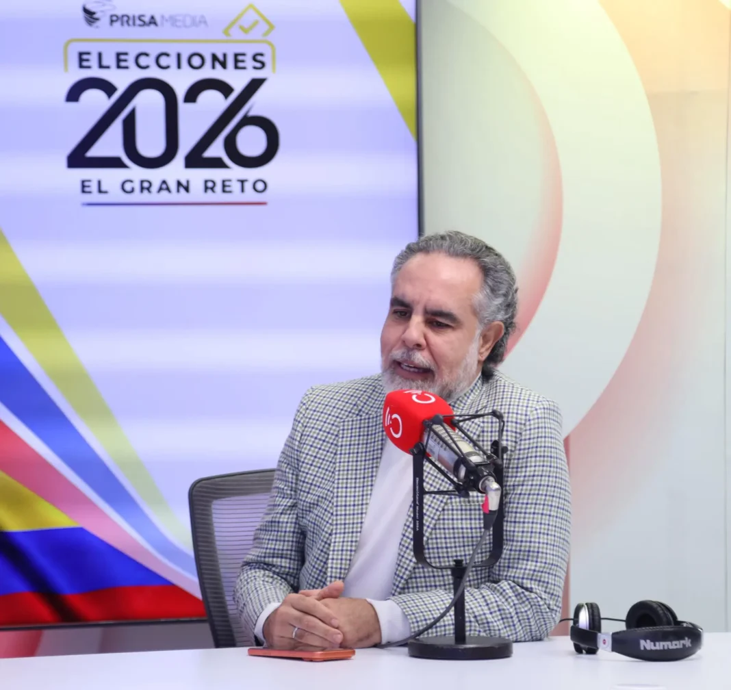 Armando Benedetti presentando pruebas de corrupción electoral en Córdoba 2026.