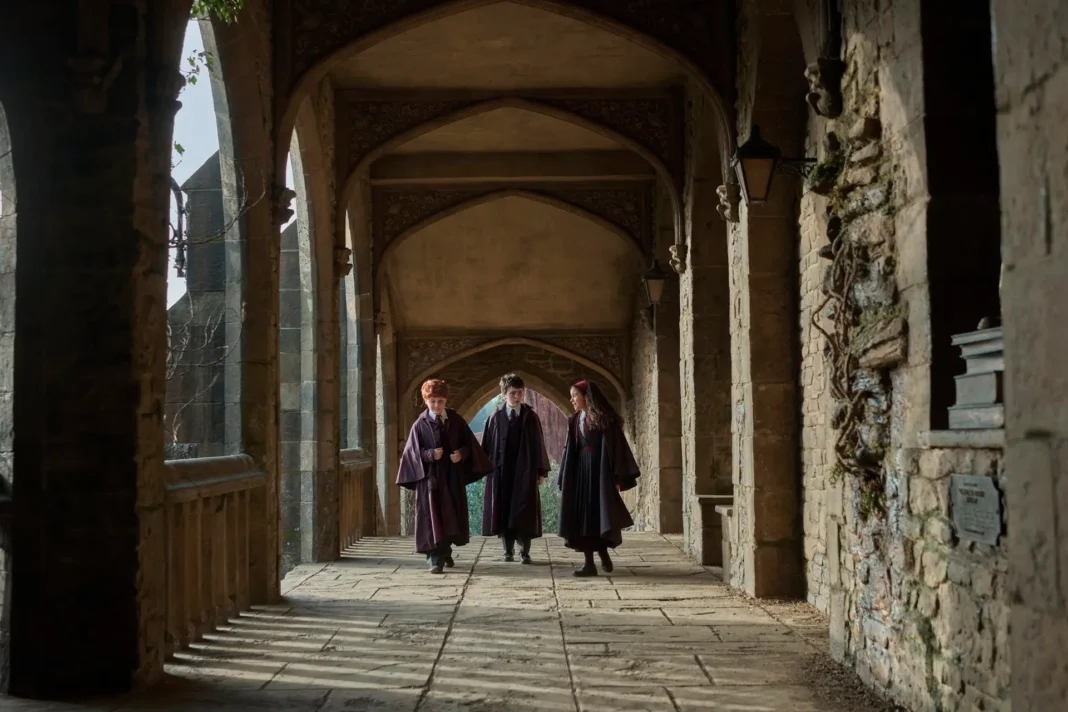 Dominic McLaughlin en el tráiler oficial de Harry Potter serie HBO Max.