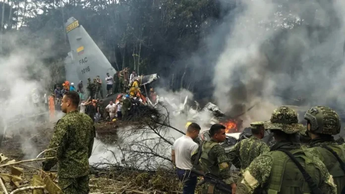 Restos de avión militar en investigación técnica de seguridad aérea.