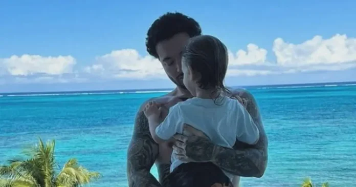 J Balvin en entrevista hablando sobre su hijo Río y la importancia de la salud mental en la música.