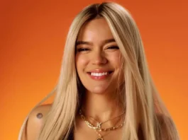 Karol G durante su entrevista en el pódcast Call Her Daddy con Alex Cooper en abril de 2026.