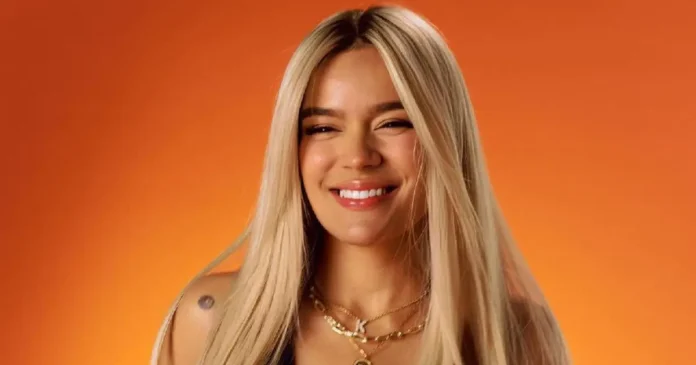 Karol G durante su entrevista en el pódcast Call Her Daddy con Alex Cooper en abril de 2026.